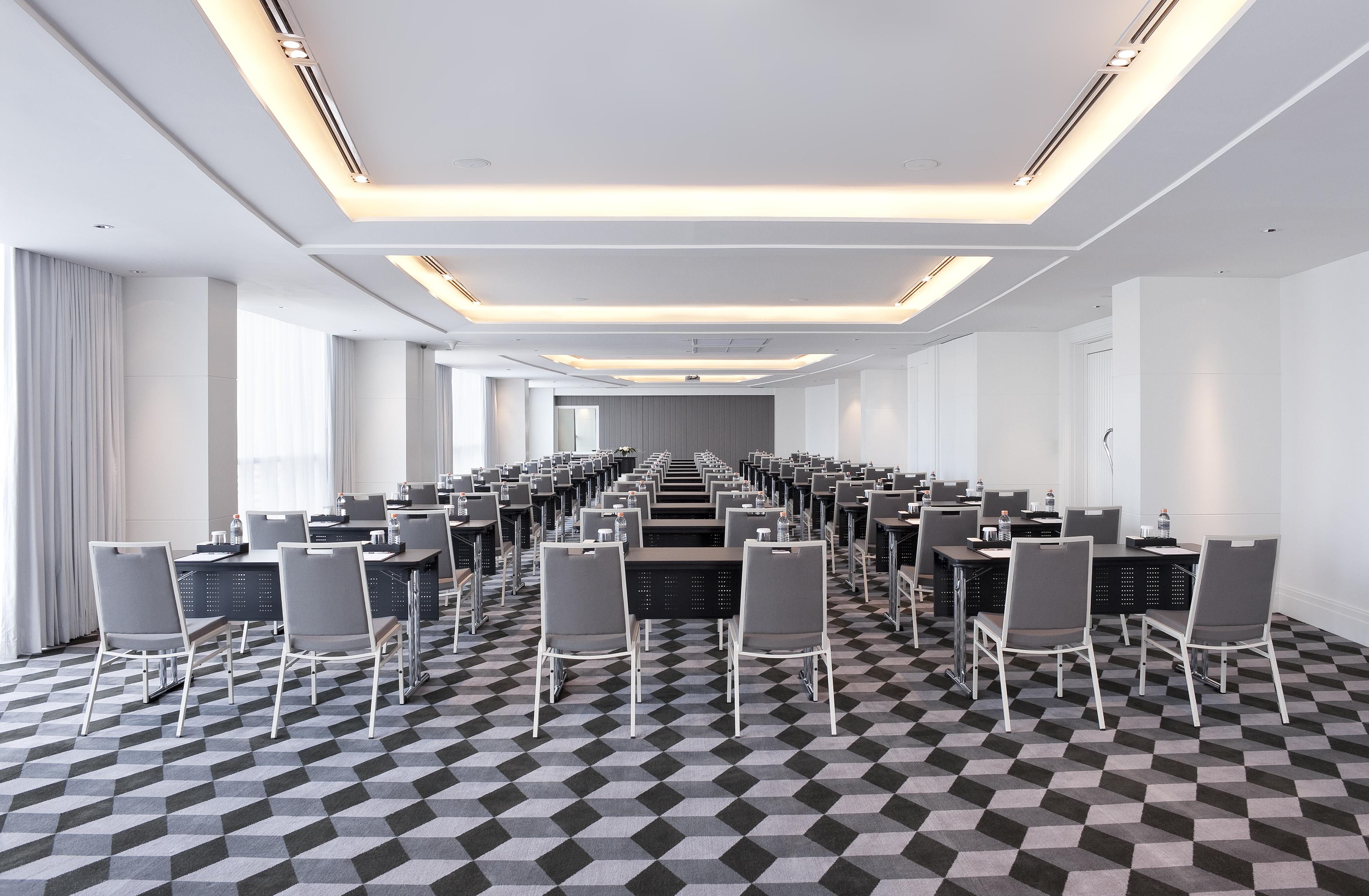 Pullman Bangkok Hotel G Esterno foto The ballroom