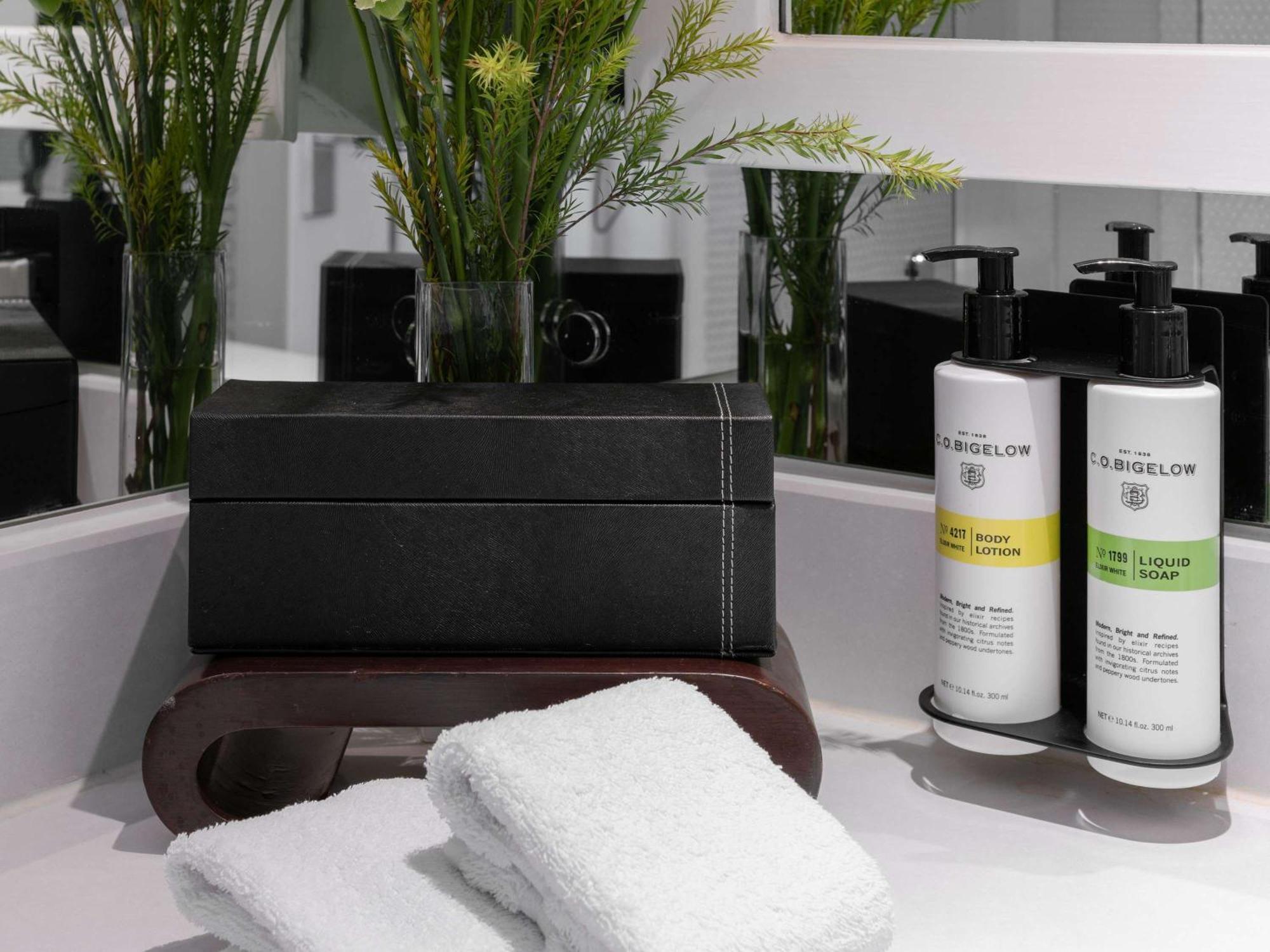 Pullman Bangkok Hotel G Esterno foto The White Company toiletries