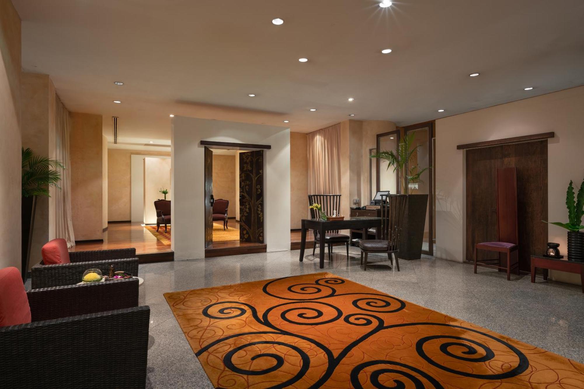 Pullman Bangkok Hotel G Esterno foto A suite at the Mandarin Oriental, Kuala Lumpur